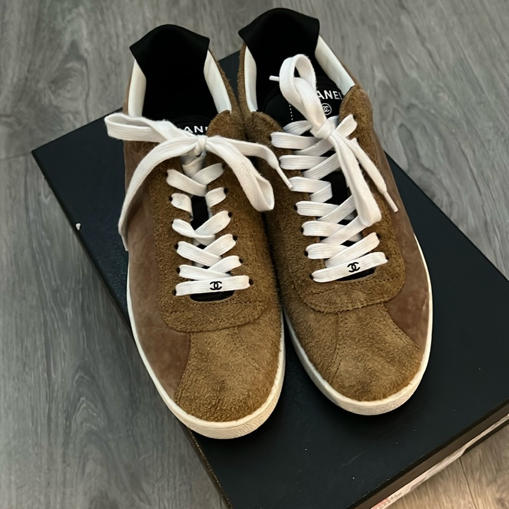 Chanel Sneaker
No trades